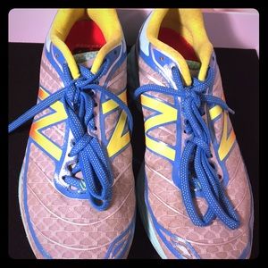 NEW BALANCE SNEAKERS